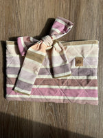 Load image into Gallery viewer, Quilted Bow Book Bags
